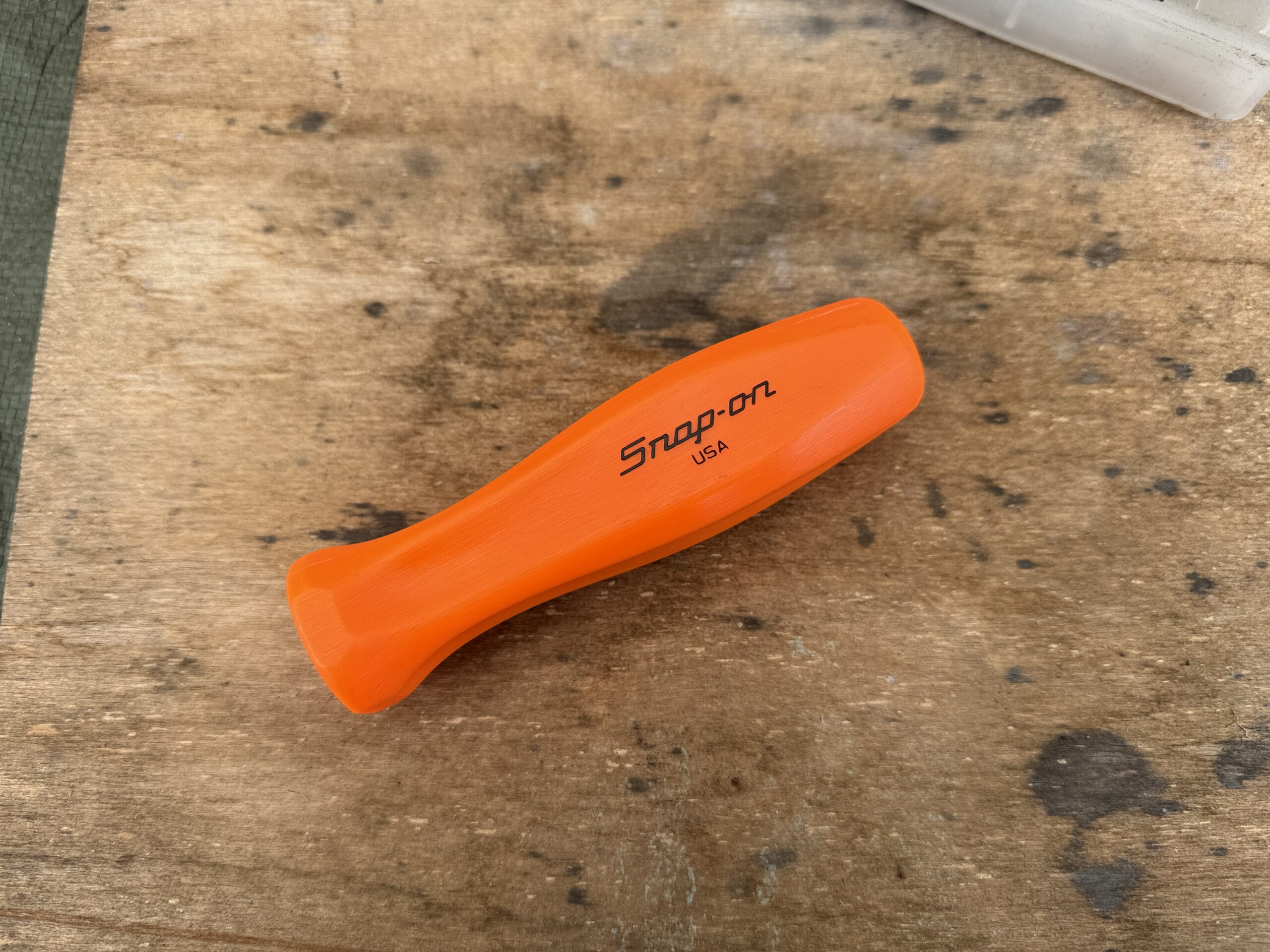 スナップオンの旧型グリップ