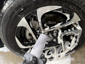 ネジ巻き型ホイールナット洗浄をシエンタのホイールに使う