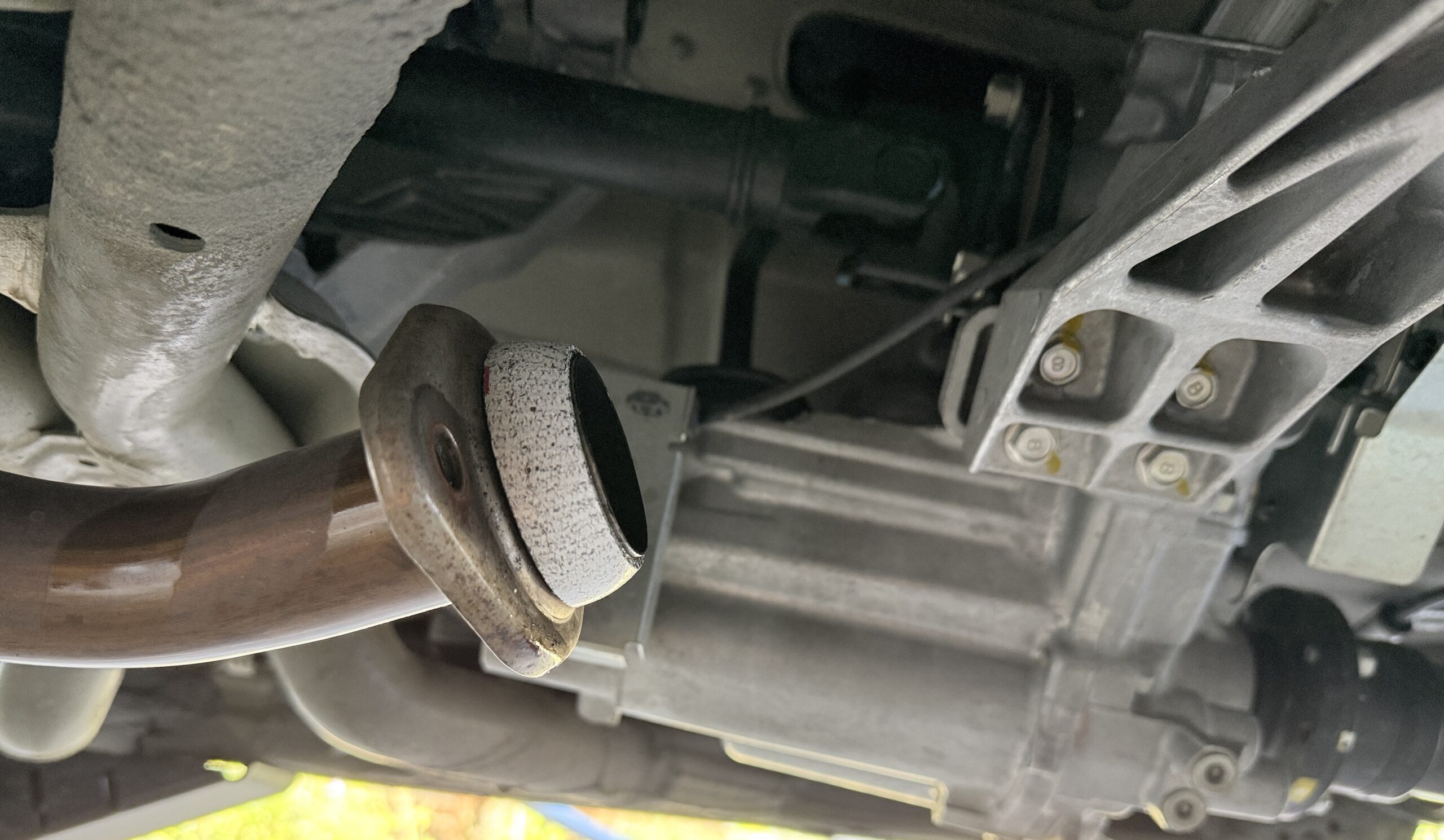 新品に交換したジムニーのマフラーガスケット