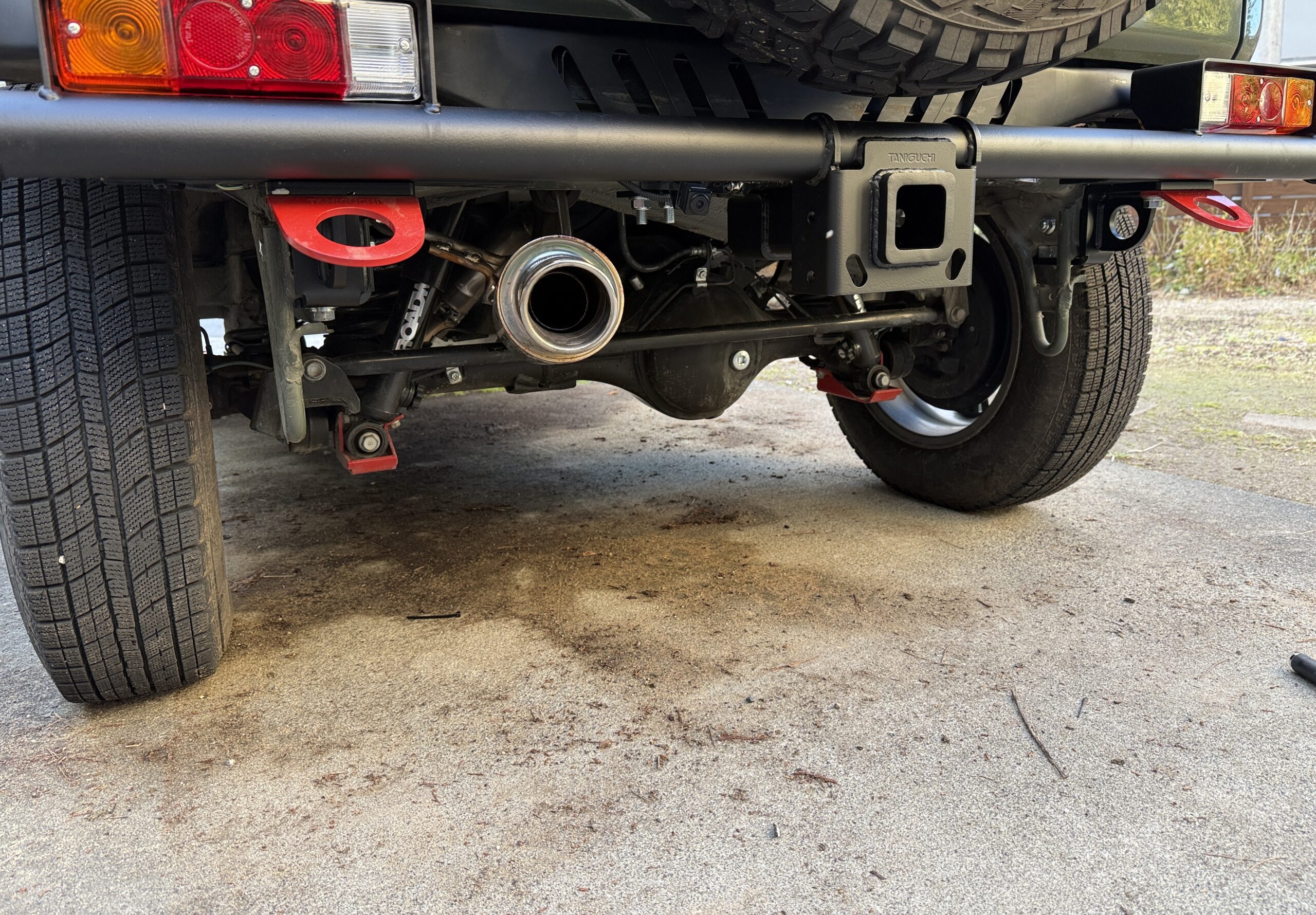 取り付け後のタニグチにヒッチ付きオフロードバンパー