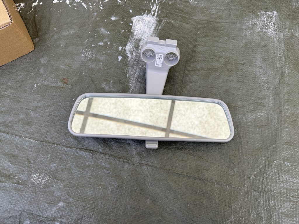 デリカD２の純正ルームミラー