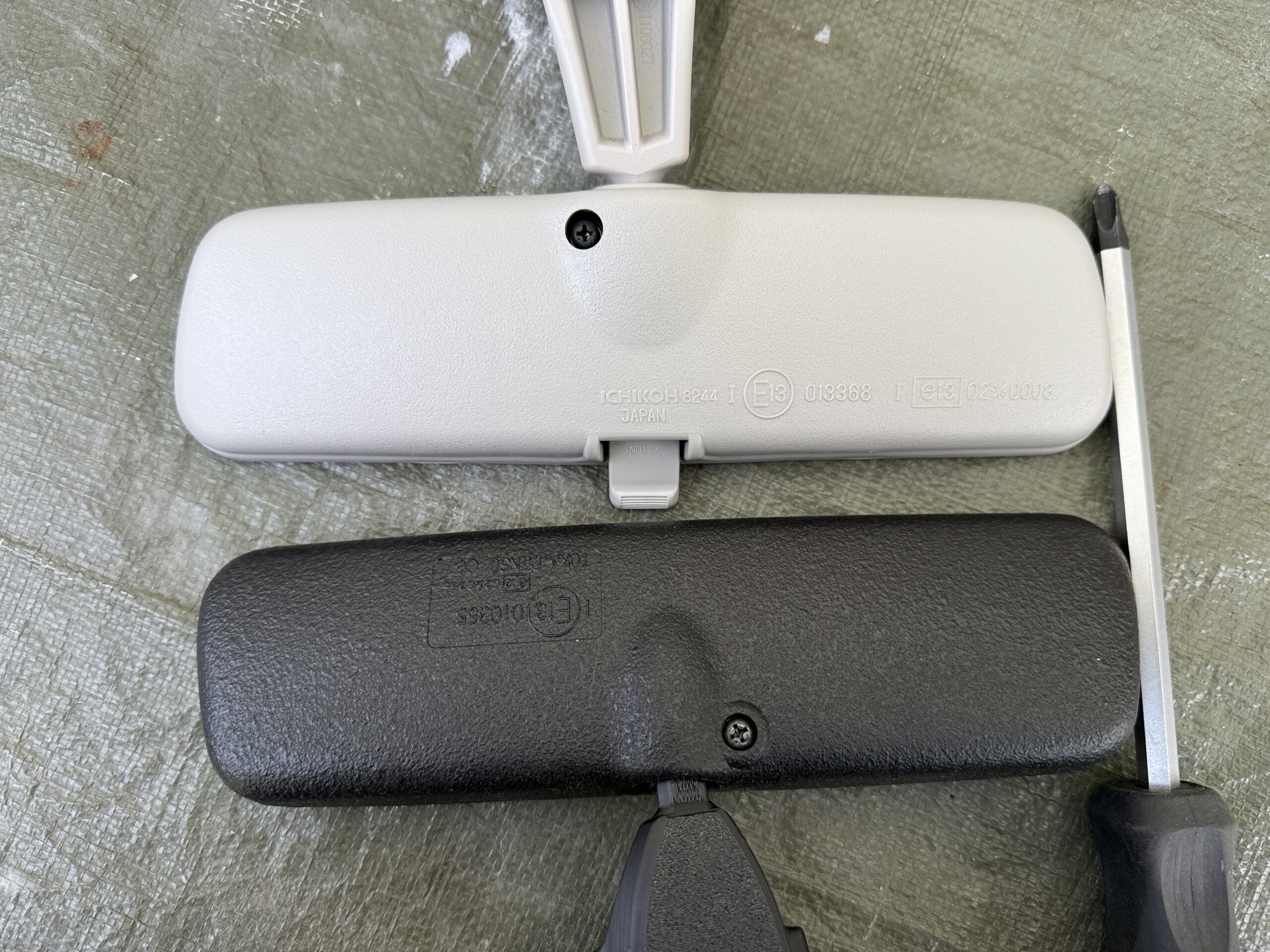 三菱D2のルームミラーとジムニーJB64の純正ミラー