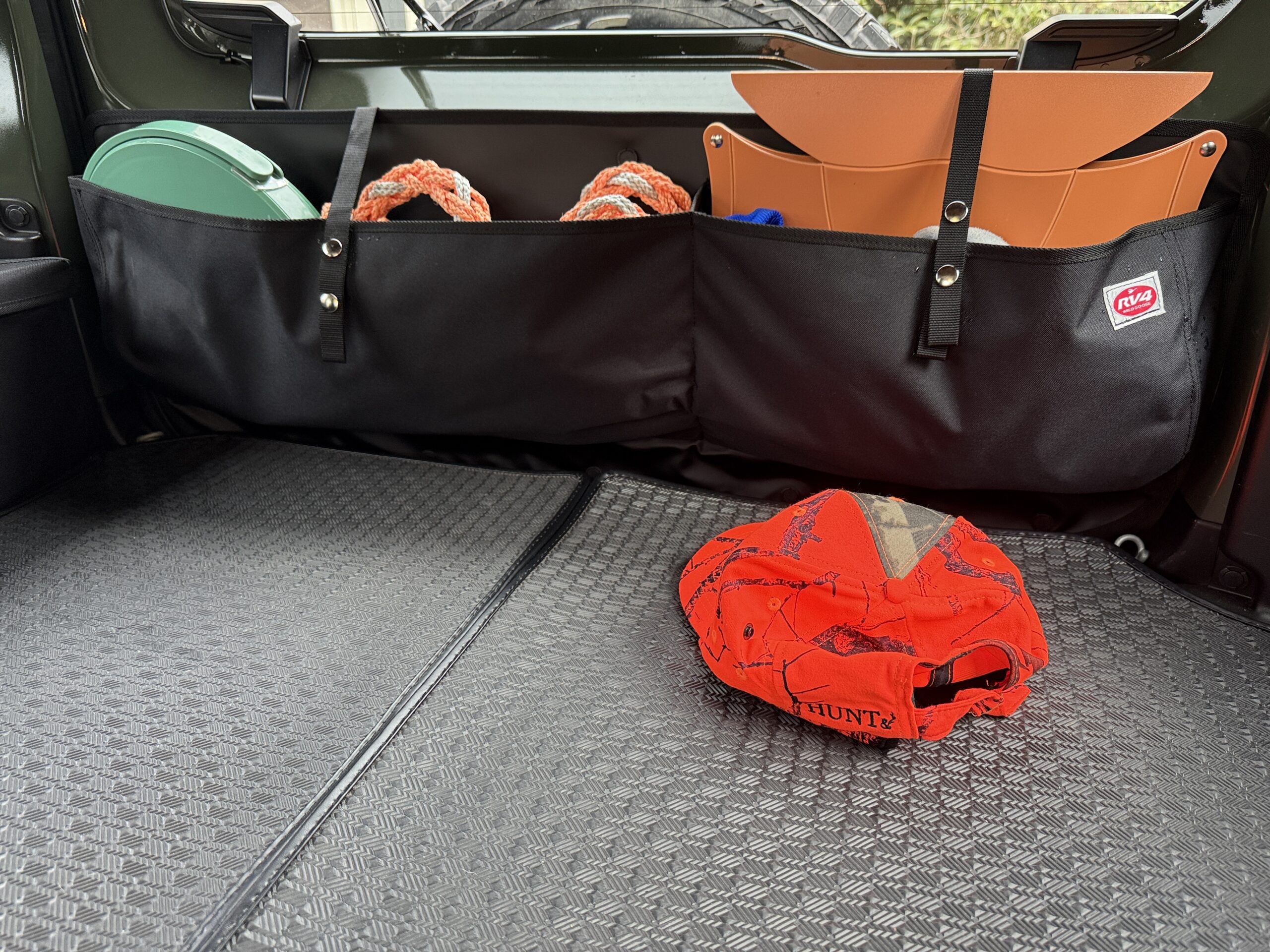 ワイルドグースのリアドアポケットを車内側からみた状態