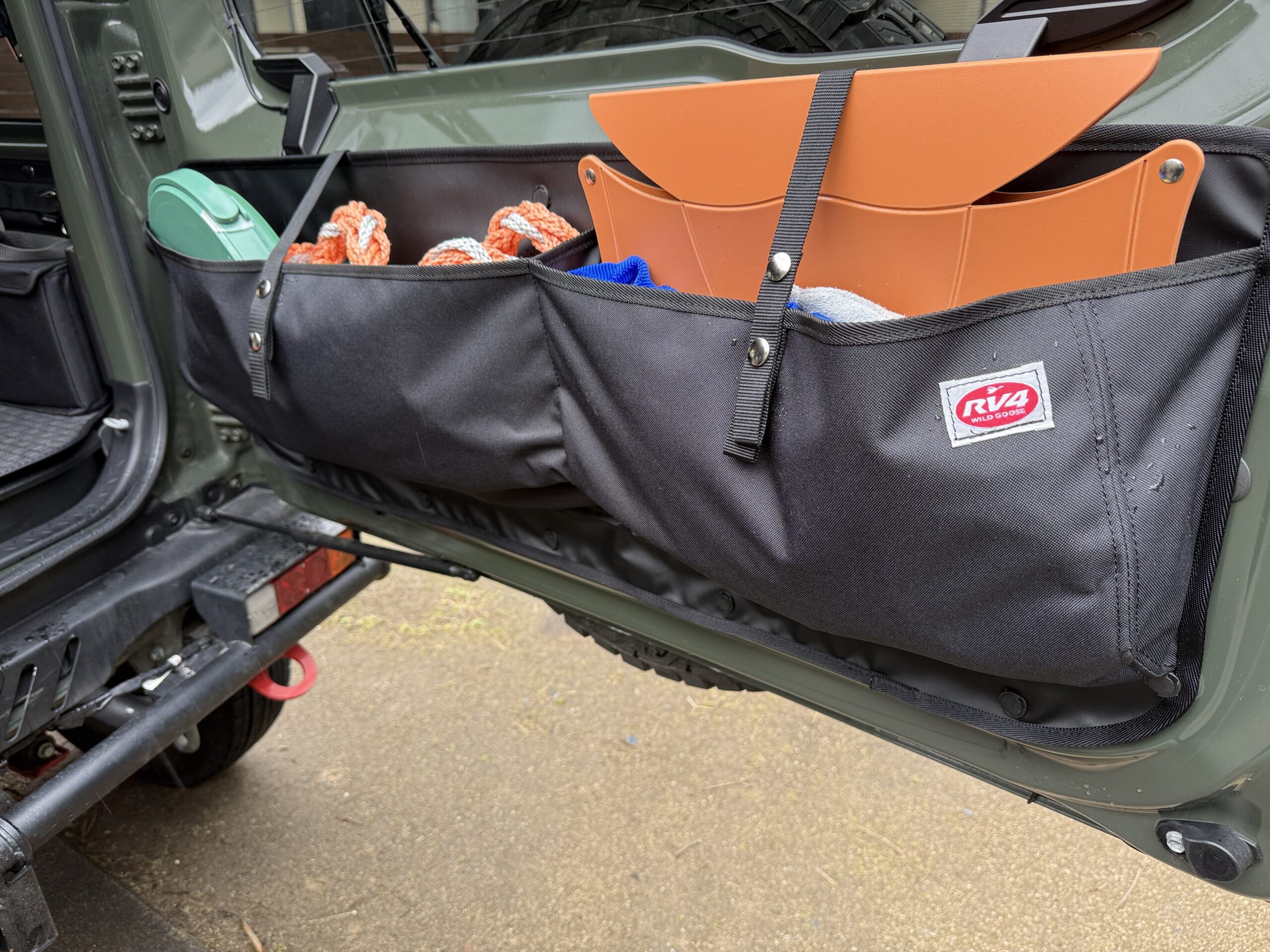 リアドアを開けた状態でみたリアドアポケット