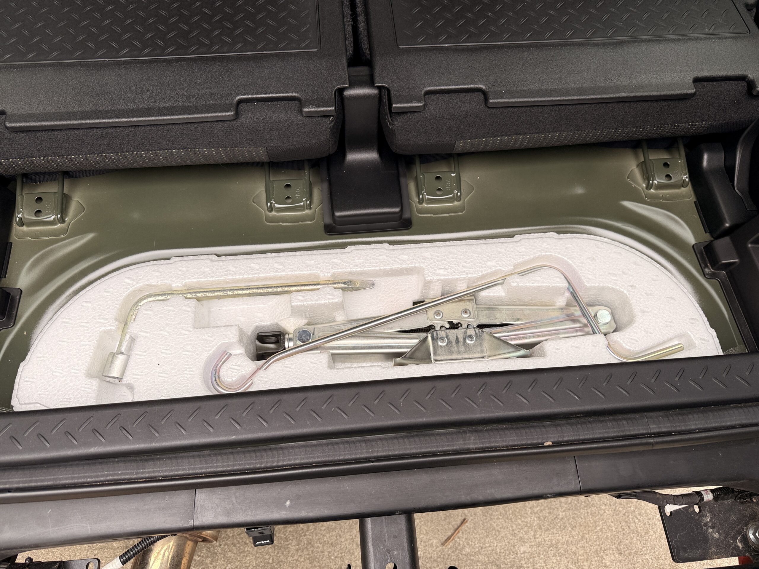 ジムニーの純正パンダジャッキ