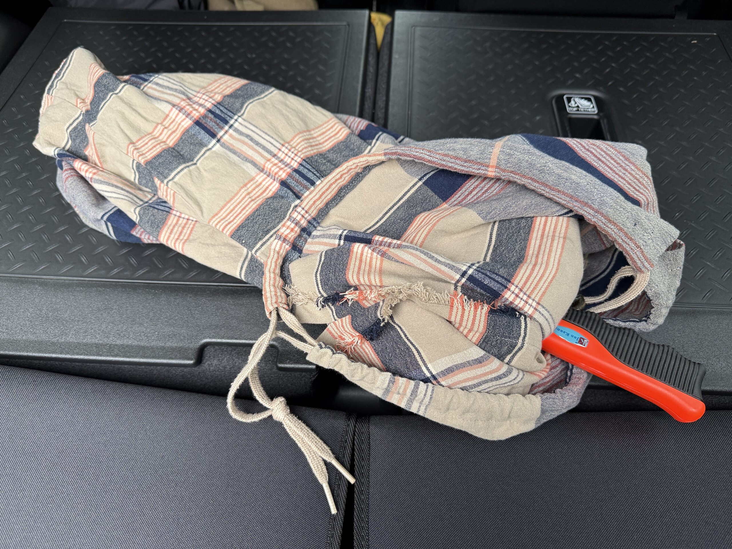 ハンドウインチを袋にいれた状態