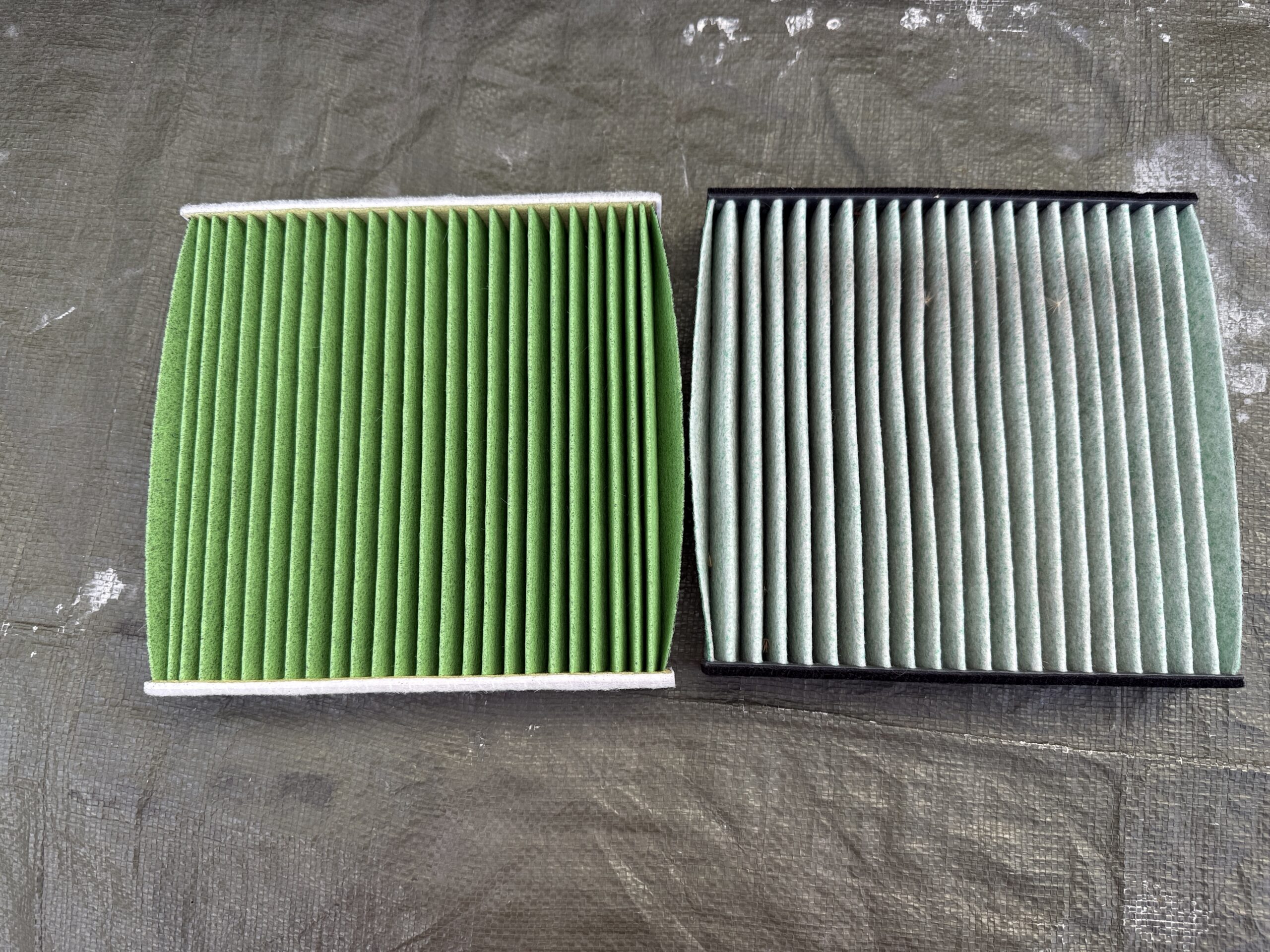 見比べたエアフィルター