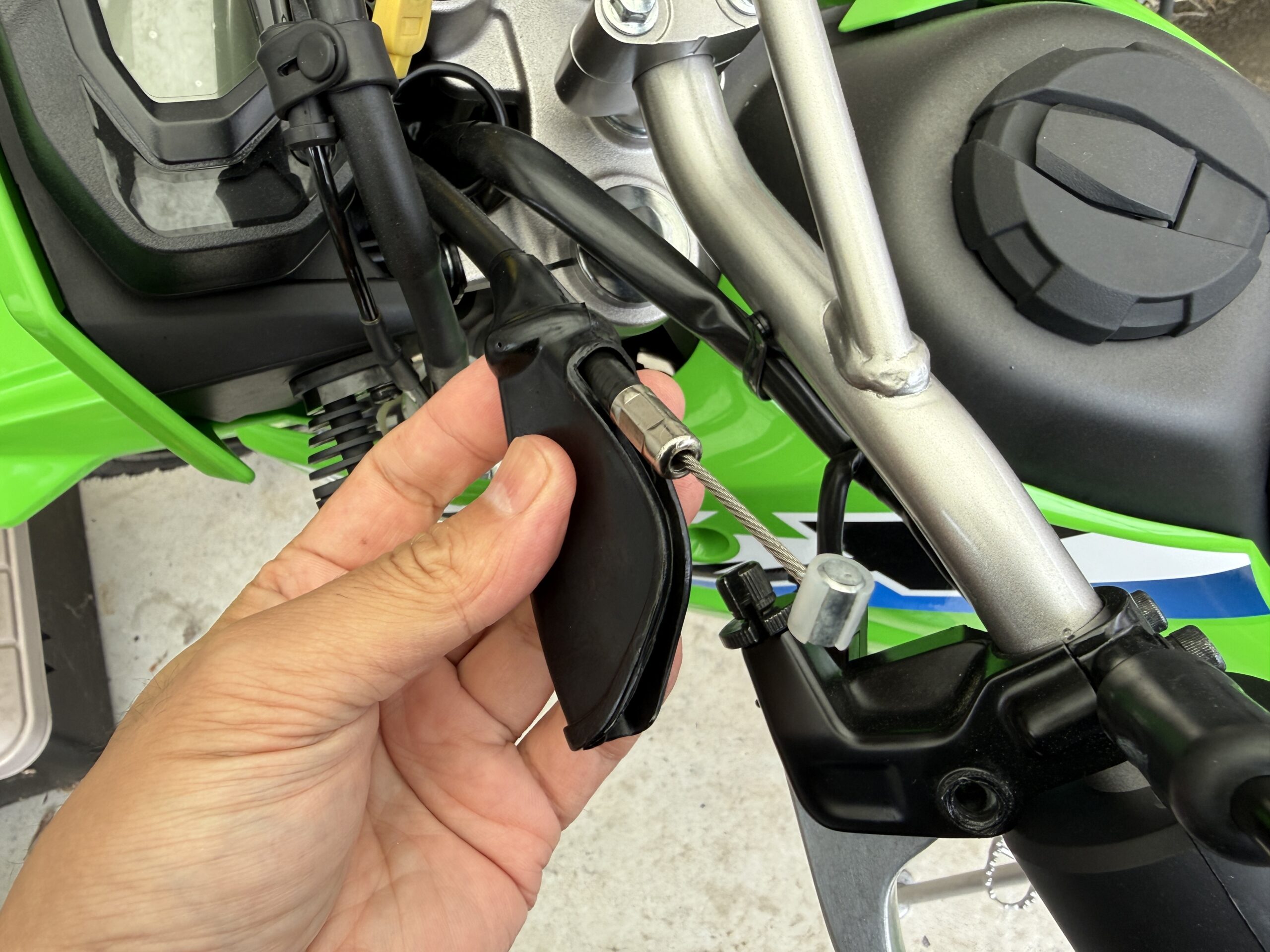 クラッチホルダーカバー