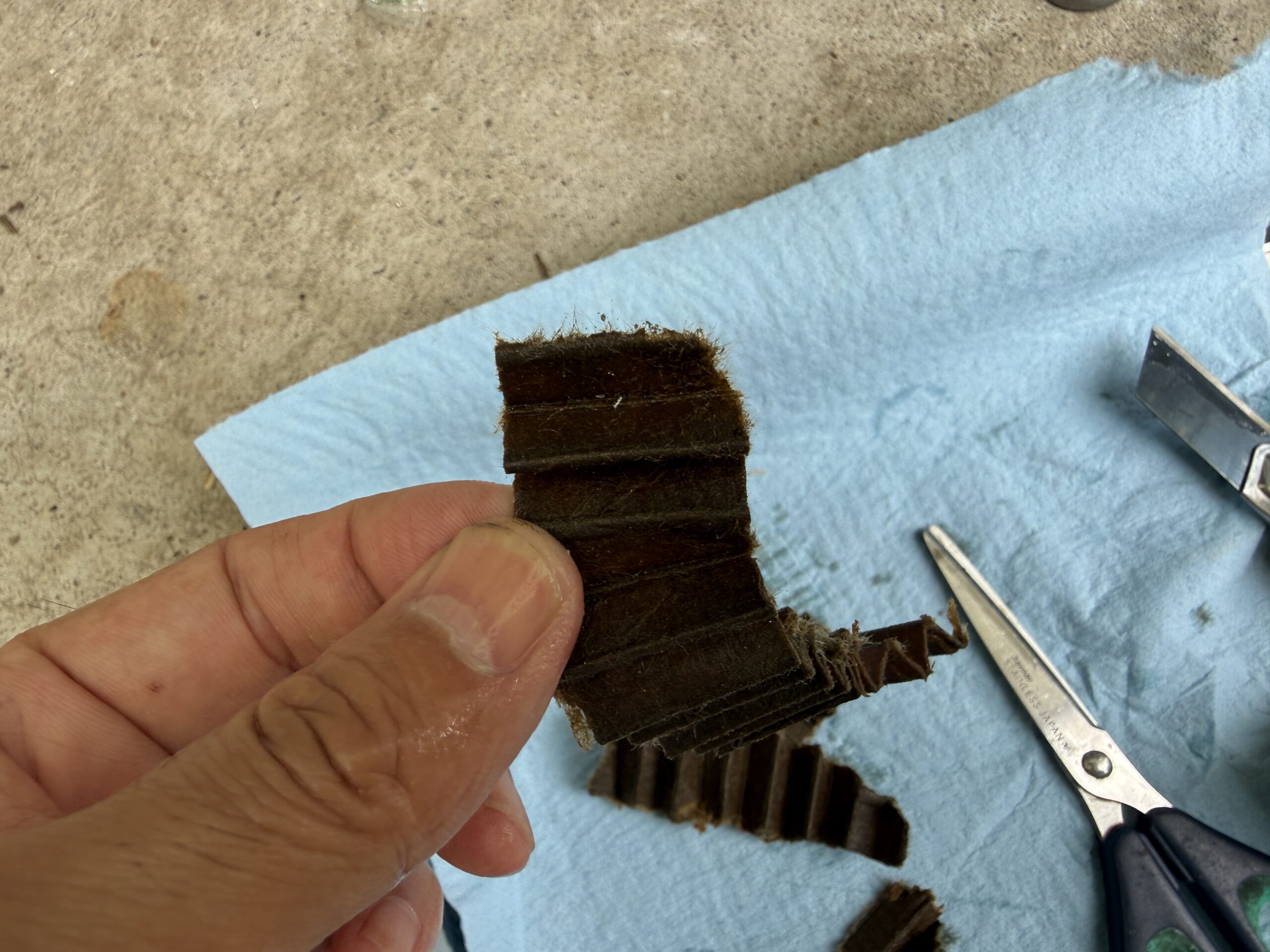 金属片の入ってるオイルフィルター