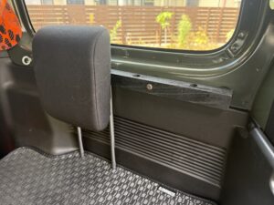 幅が広かったヘッドレストホルダー